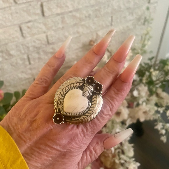 Adjustable statement artisan ring - Picture 3 of 8